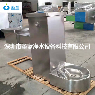 公共戶(hù)外飲水臺(tái)走進(jìn)公園，為市民帶來(lái)便捷健康飲水