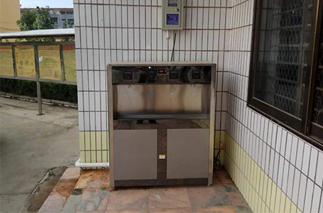 校園刷卡飲水機(jī)價(jià)格在什么范圍內(nèi)合適呢