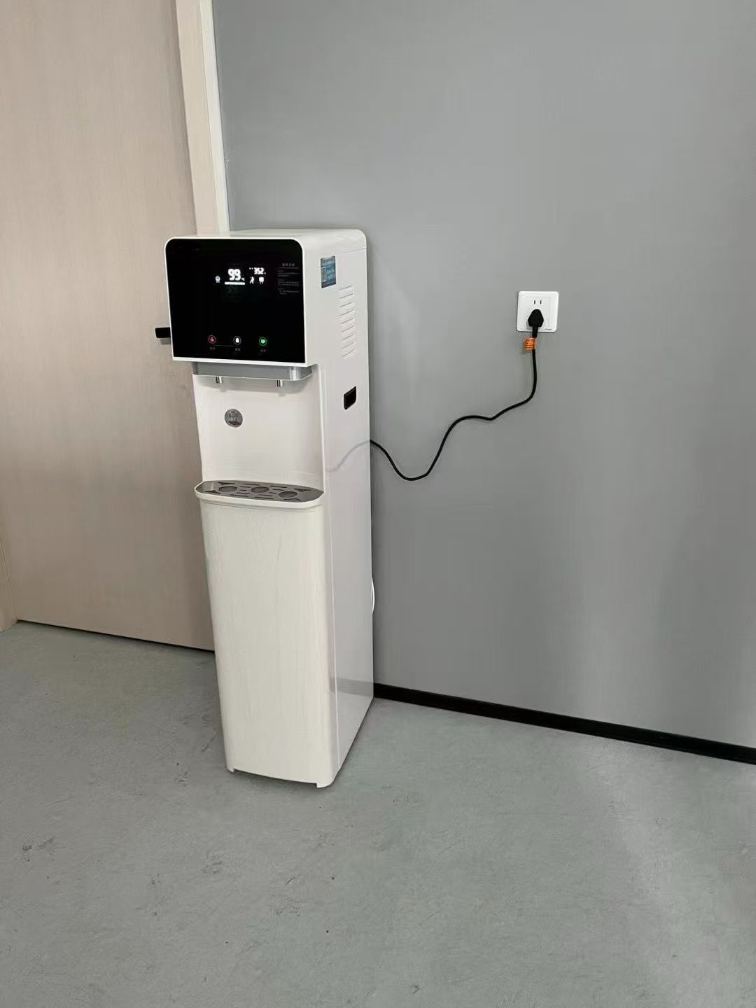 工廠與辦公室直飲水機(jī)租賃成企業(yè)“降本增效”新引擎